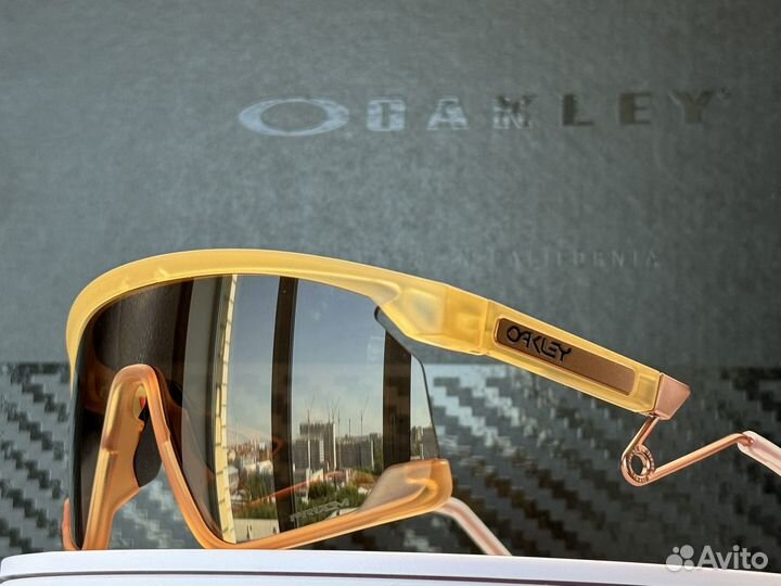 Солнцезащитные очки Oakley bxtr Metal Bronze