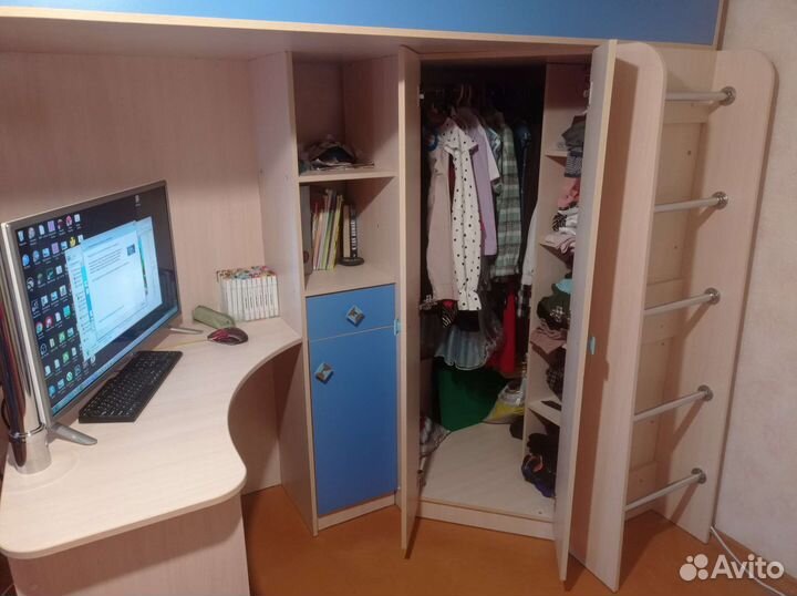 Уголок школьника с кроватью