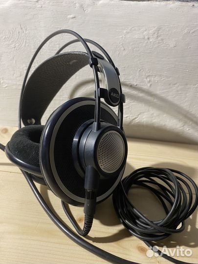 Полноразмерные наушники AKG K702