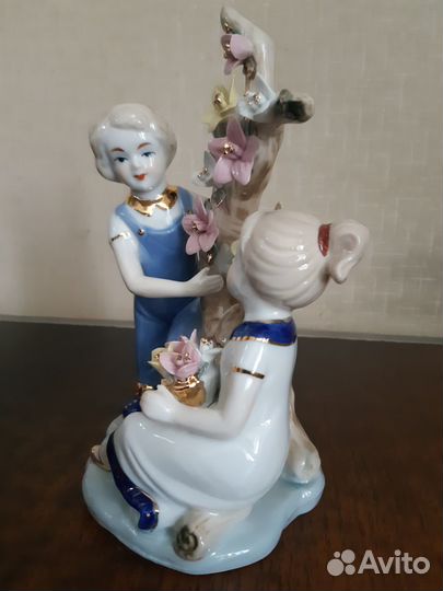 Новая фарфоровая статуэтка 