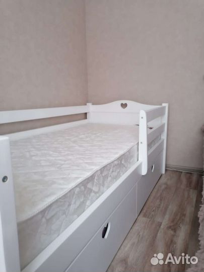 Кровать детская с сердечком
