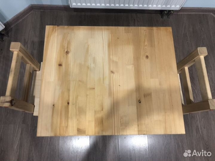 Детский стол и 2 стула