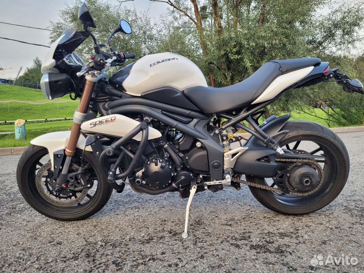 Triumph Speed Triple R 1050