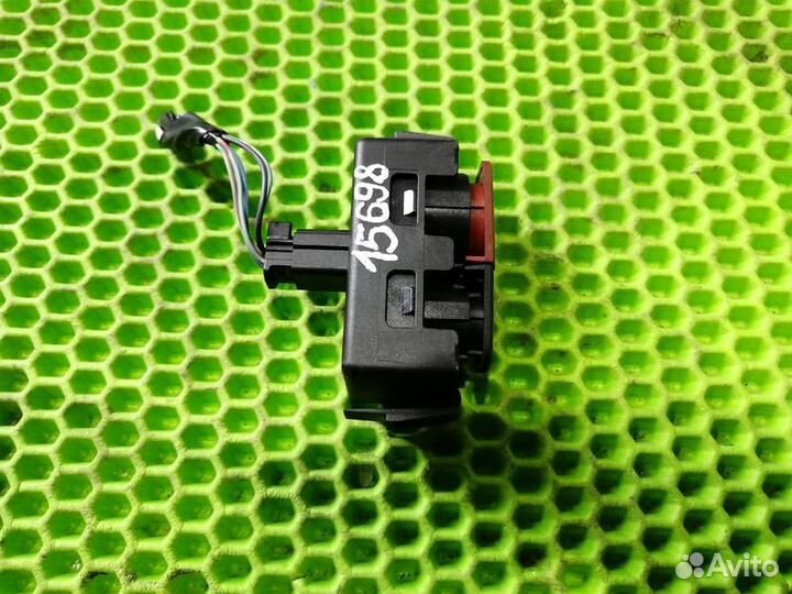 Кнопка аварийной сигнализации Renault Megane 3