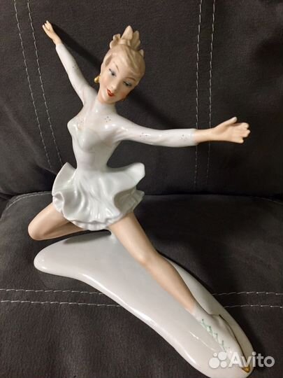 Статуэтка « Фигуристка»