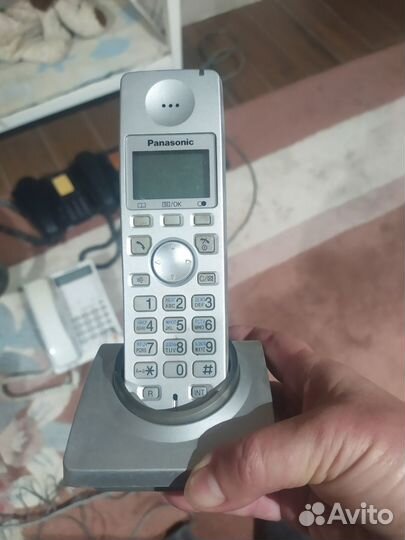 Телефоны разные и беспроводные телефонные трубки