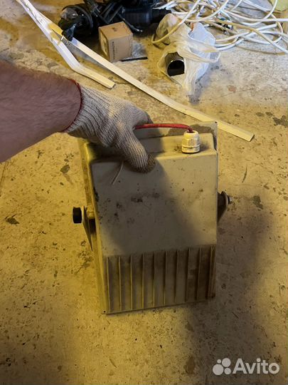 Галогенный прожектор светильник сафит