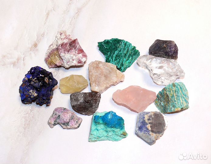 Необработанные натуральные камни и минералы