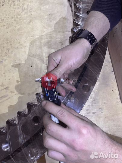 Поворотный круг Komatsu PC350LC-6