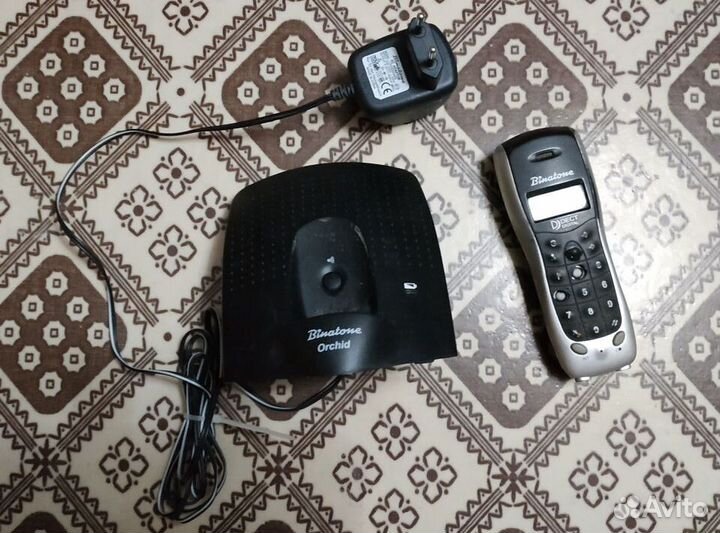 Телефон Binatone