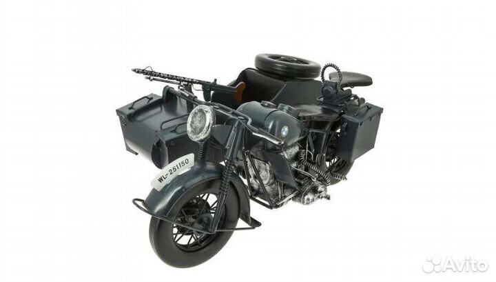 Металлический военный мотоцикла BMW R75 с коляской