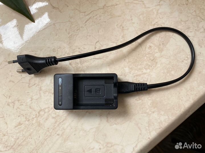 Зарядное устройство Sony BC - TRW