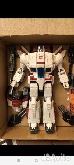 Трансформер Jetfire War of Cybertron, Hasbro