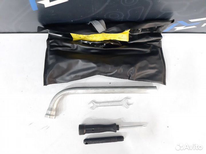 Комплект инструмента Volkswagen Passat Variant B5