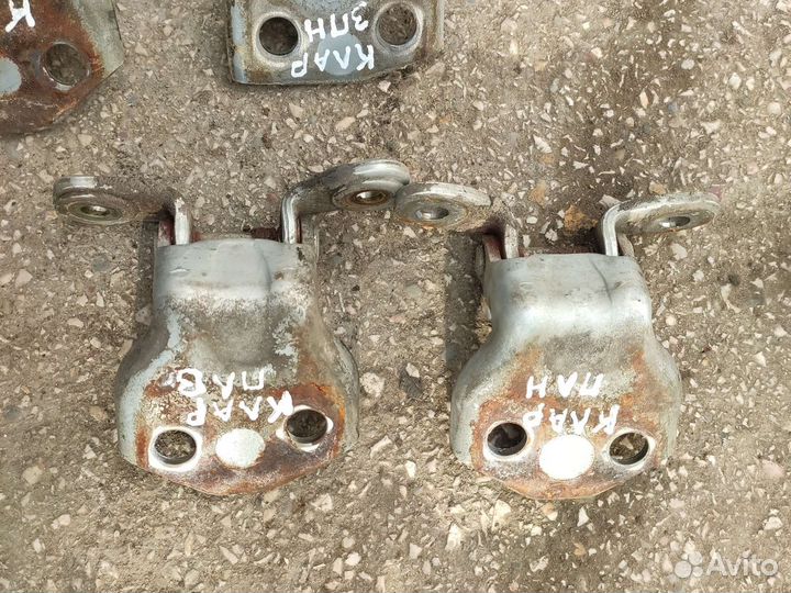 Петля задней двери ограничитель Киа кларус 2