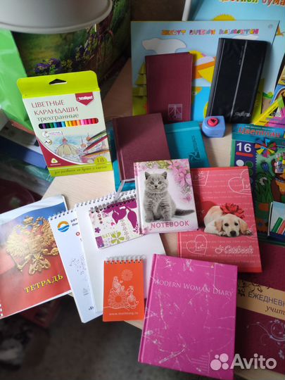 Канцтовары. Карандаши. Ежедневники. Краски. Бумага