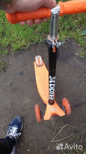 Самокат со светящимися колесами