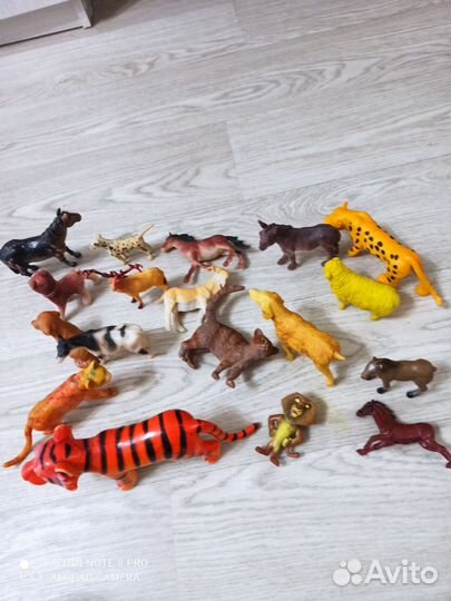 Игрушки, фигурки животных
