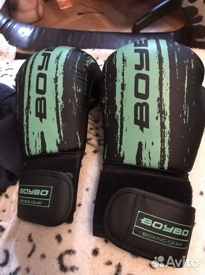 Боксерские перчатки 10 oz