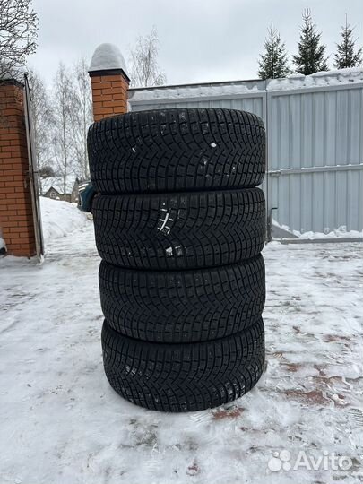 Michelin Symmetry 285/50 R20