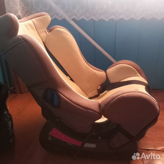 Автомобильное кресло