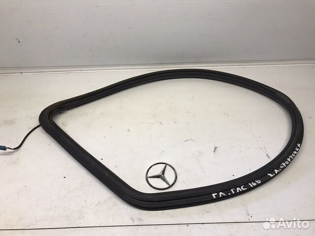 Уплотнитель форточки задний левый Мерседес w166 GL