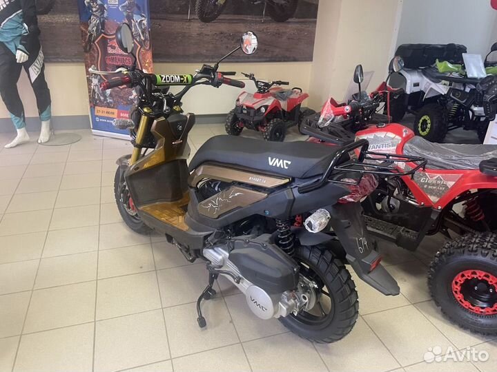 Скутер Венто Нейкед 150