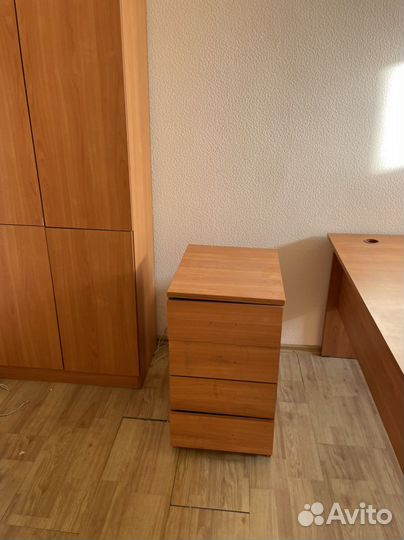 Стол офисный