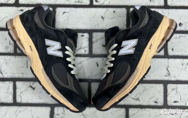 Кроссовки New Balance 2002R Phantom