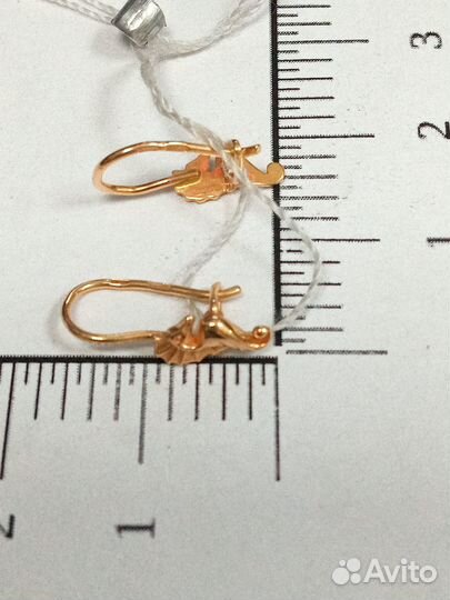 Золотые серьги