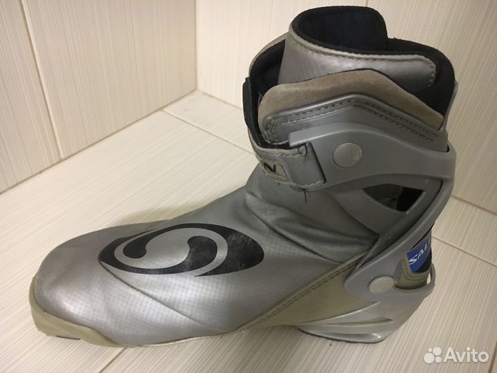 Лыжные ботинки Salomon коньковые + крепления Pilot