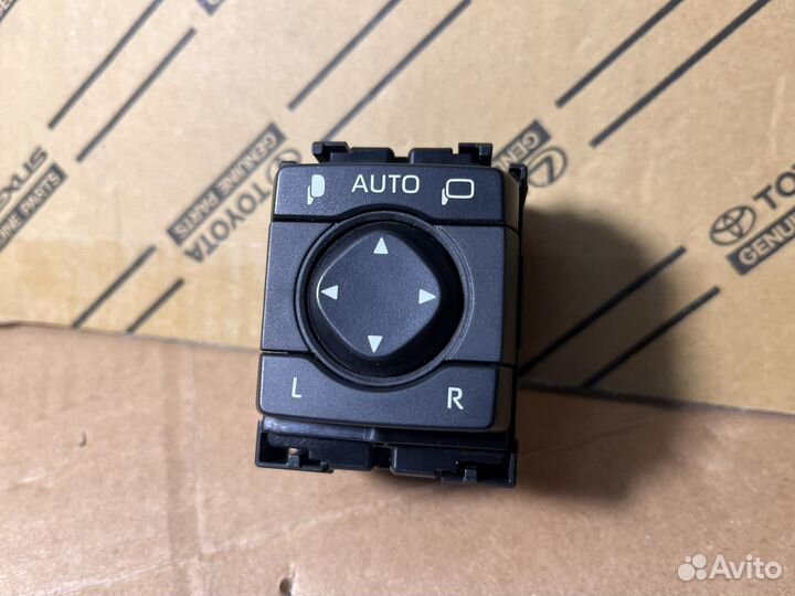 Блок кнопок регировки зеркал Toyota RAV4 xa 50
