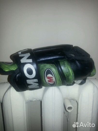 Крага хоккейная