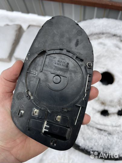 Зеркальный элемент Mercedes SL R230 0-04 оригинал