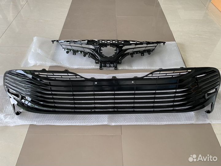 Решётки на Toyota Camry V70