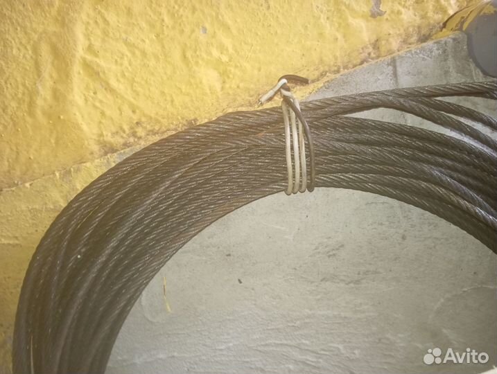 Трос тяговый