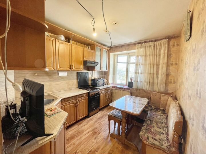 4-к. квартира, 74 м², 3/9 эт.