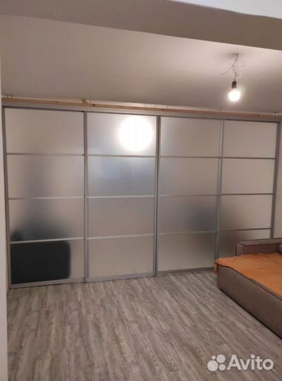 Раздвижные двери стеклянные для зонирования