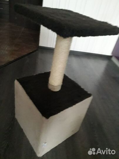 Домик для кошки с когтеточкой бу