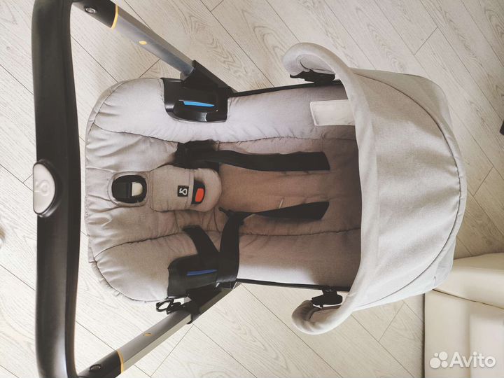 Коляска автолюлька Doona