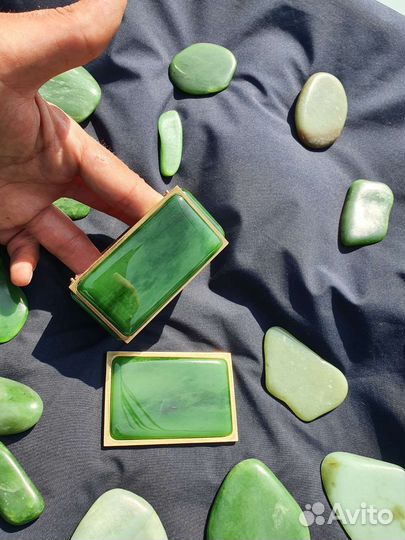 Шкатулка нефрит