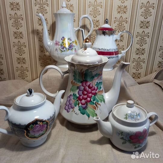 Фарфоровый чайник