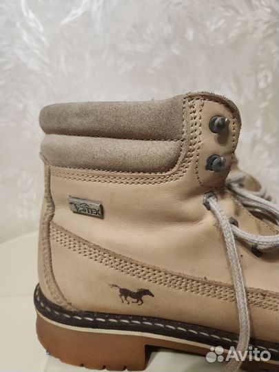 Ботинки женские mustang 39