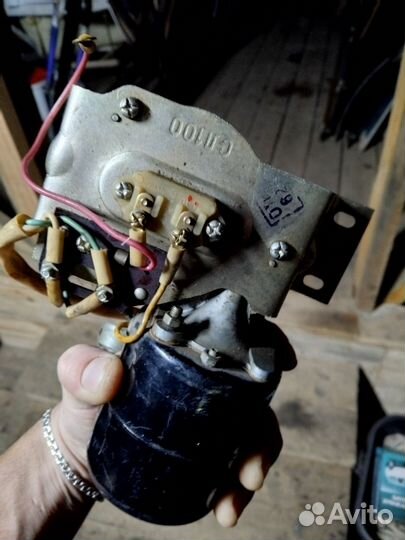 Мотор стеклоочистителя УАЗ