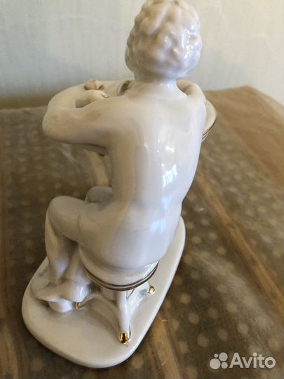 Статуэтка юный пушкин за столом лфз