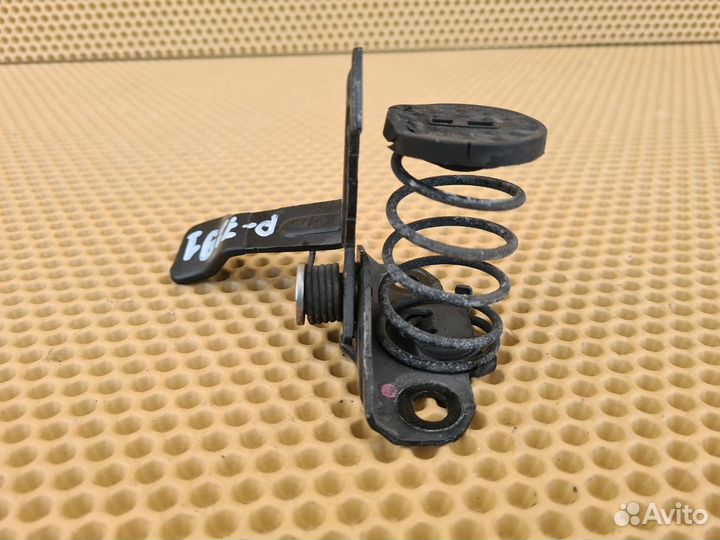 Предохранитель капота передний Infiniti G35 G25