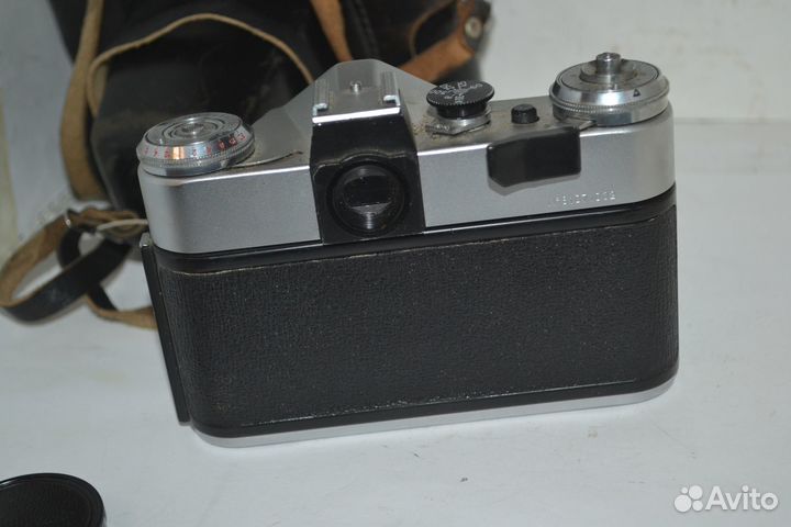 Зеркальный фотоаппарат Зенит-Е буква Е-справа