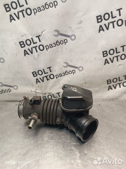 Патрубок воздушного фильтра Nissan Ad vhny11