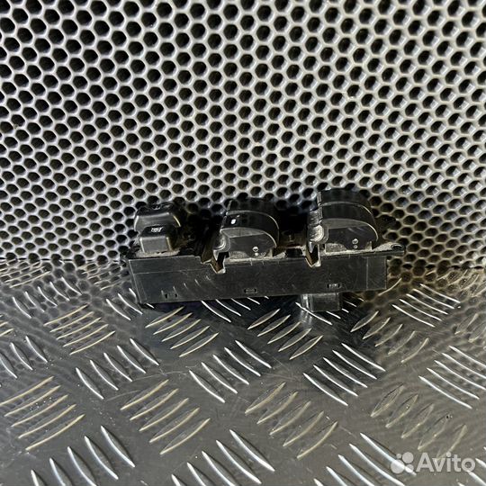 Блок управления стеклоподъемниками Mitsubishi ASX