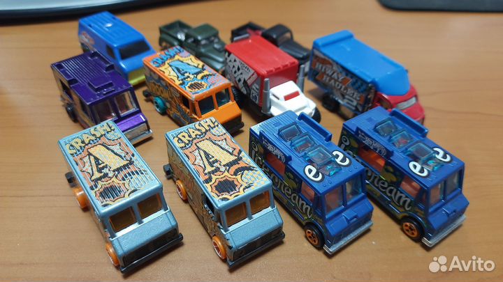 Hot wheels машинки / внедорожники / фургоны